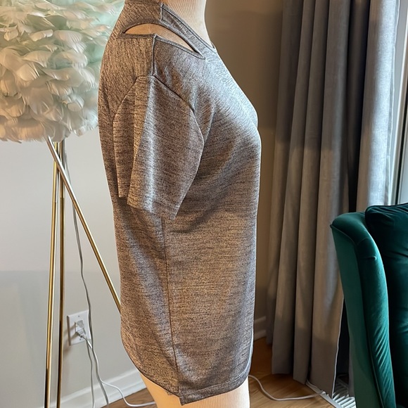 Mohito cold shoulder top Size Small - Picture 3 of 5